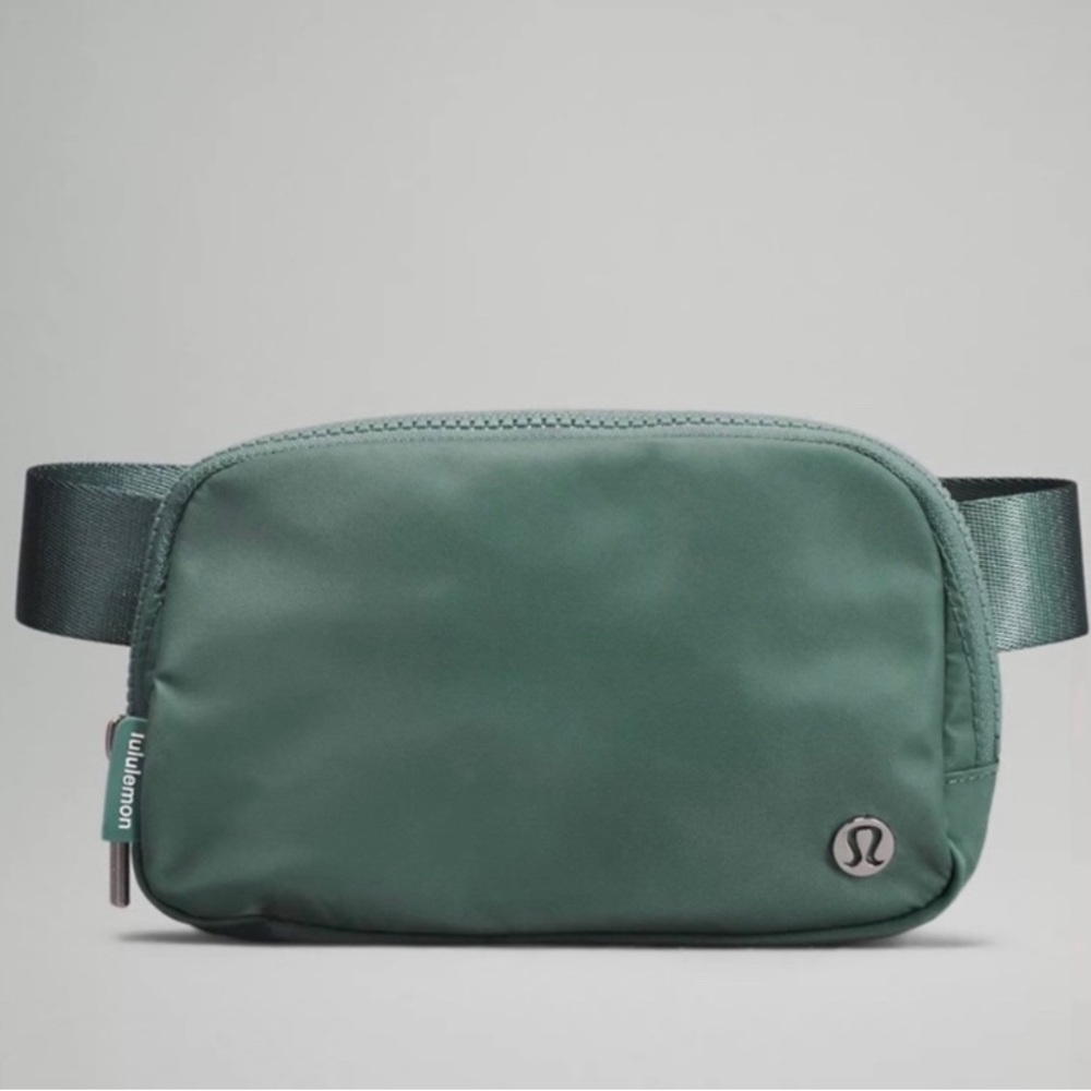 NWT Lululemon Tidewater teal belt bag